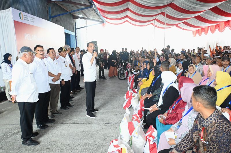 Jokowi akui Pemerintah hadapi dilema dalam seimbangkan harga beras Jokowi akui Pemerintah hadapi dilema dalam seimbangkan harga beras