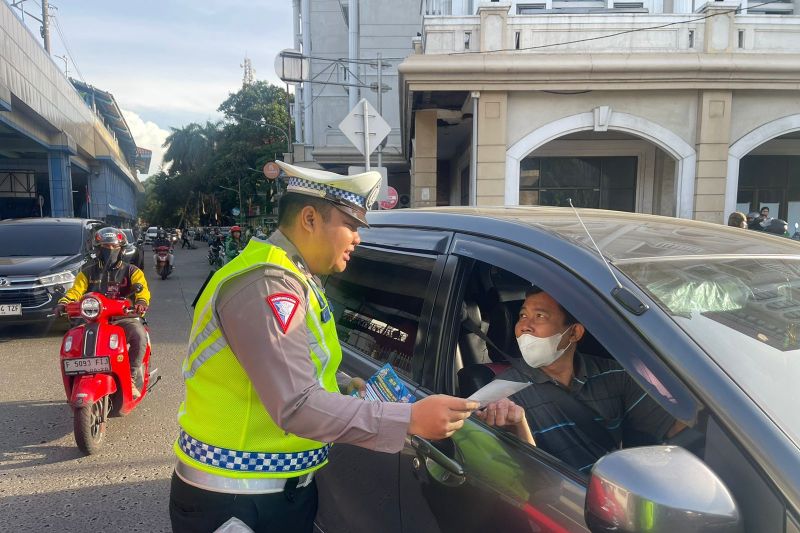 Polisi tindak 14 ribu lebih pelanggar dalam Operasi Keselamatan Jaya Polisi tindak 14 ribu lebih pelanggar dalam Operasi Keselamatan Jaya