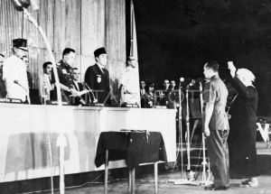 12 Maret 1967: Presiden Soeharto ambil alih kepemimpinan Indonesia