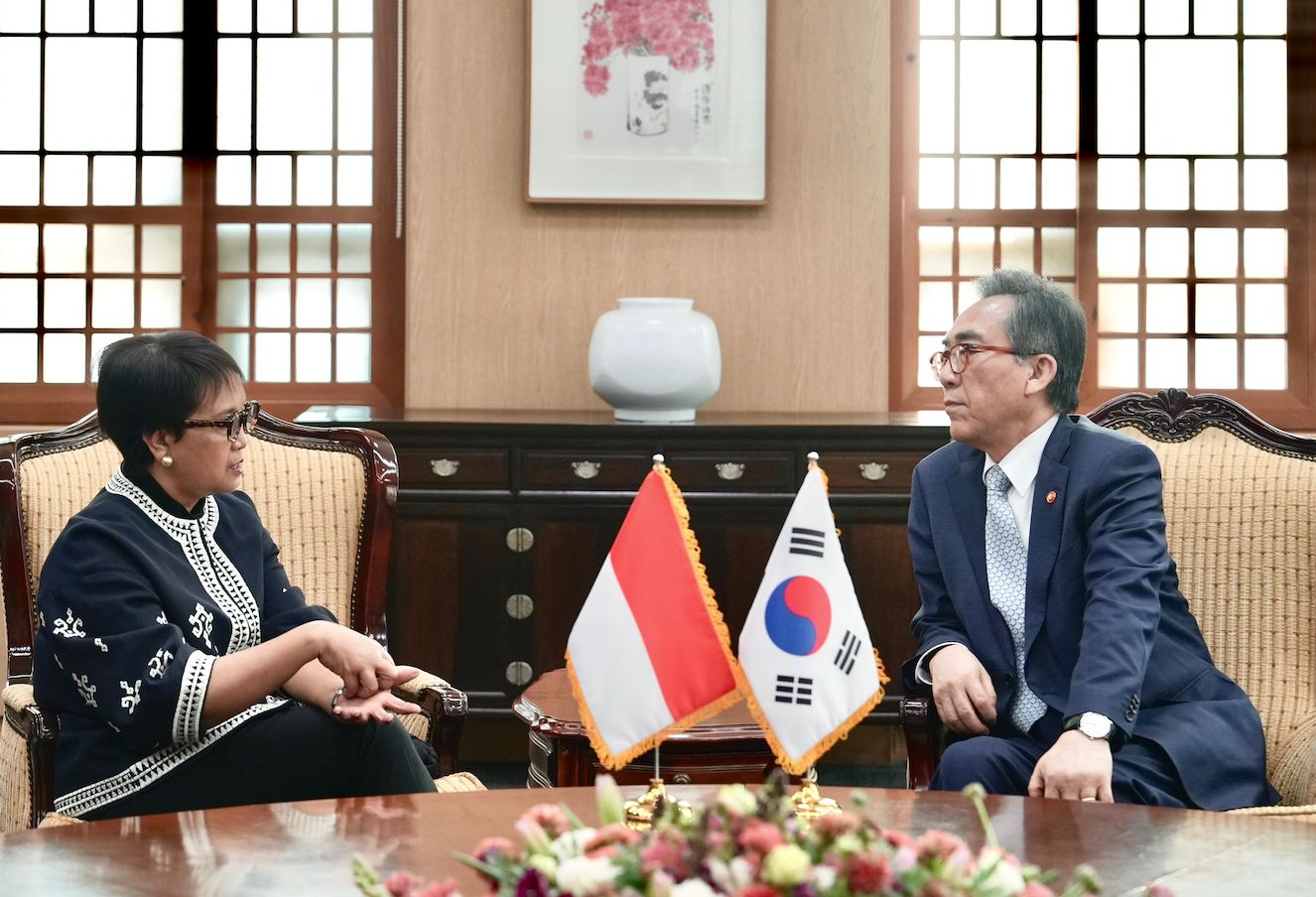 Menteri Luar Negeri RI, Retno L.P. Marsudi ke Seoul, Korea Selatan Menteri Luar Negeri RI, Retno L.P. Marsudi ke Seoul, Korea Selatan