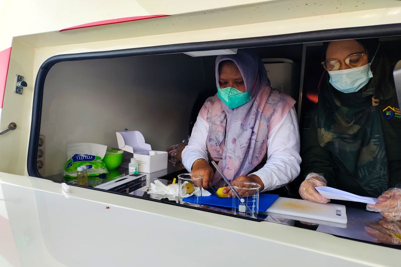 Pemprov Lampung periksa produk perikanan untuk jaga keamanan pangan Pemprov Lampung periksa produk perikanan untuk jaga keamanan pangan