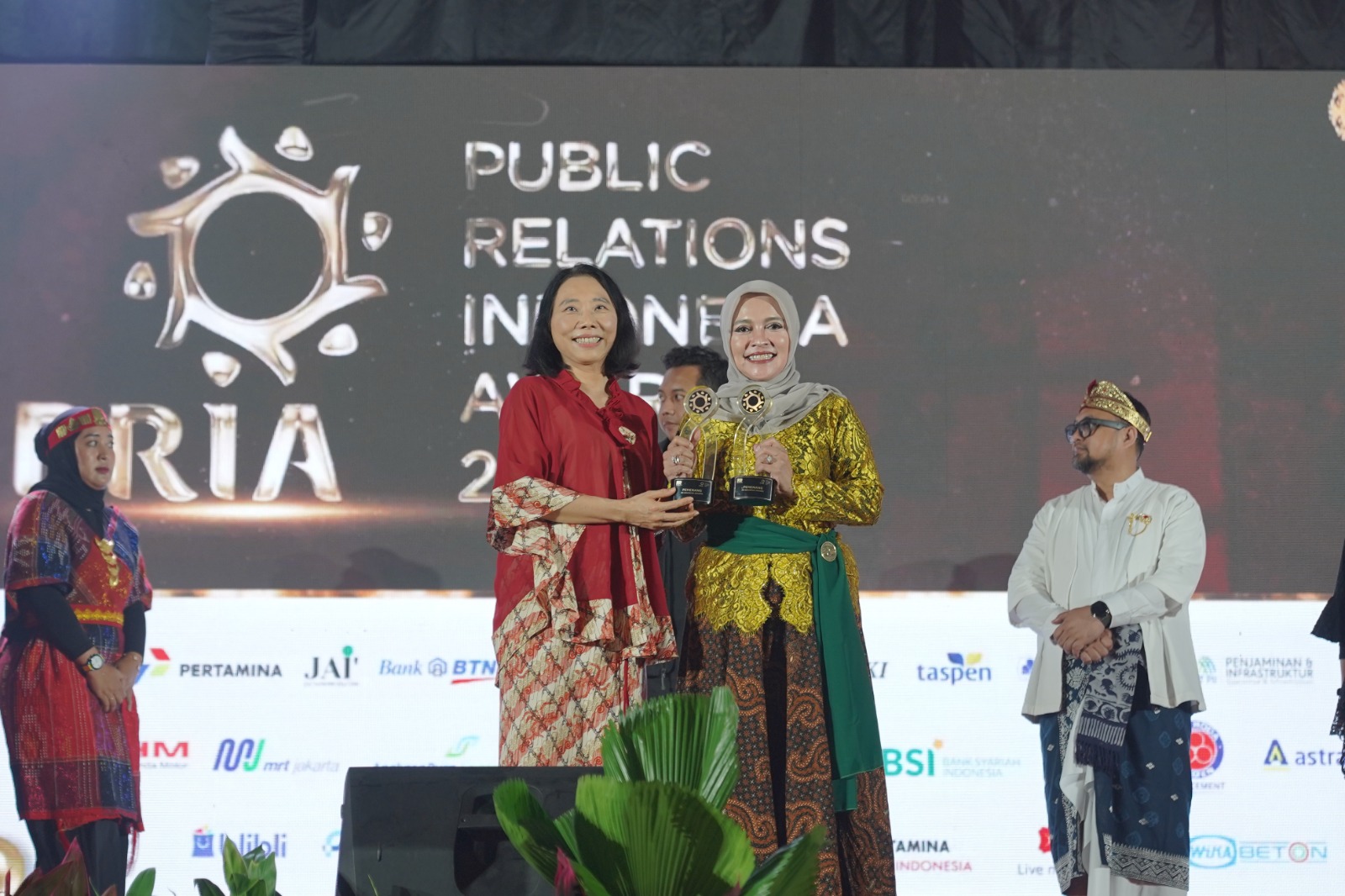 PLN Icon Plus raih kinerja positif untuk Kategori Laporan Tahunan di ajang PRIA 2024 PLN Icon Plus raih kinerja positif untuk Kategori Laporan Tahunan di ajang PRIA 2024