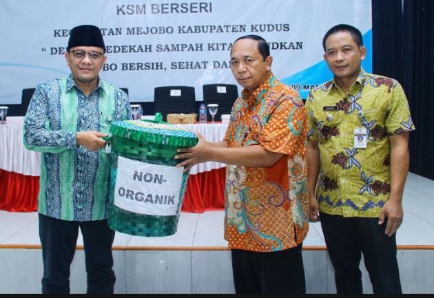 Pemkab Kudus luncurkan Program Sedekah Sampah Pemkab Kudus luncurkan Program Sedekah Sampah