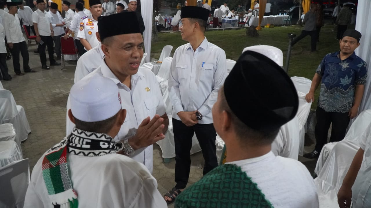 Pj Bupati Langkat lepas tim Safari Ramadan 1445 H Pj Bupati Langkat lepas tim Safari Ramadan 1445 H