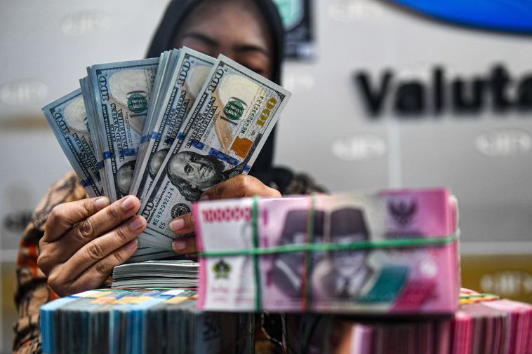 Rupiah Senin pagi tergelincir menjadi Rp15.644 per dolar AS Rupiah Senin pagi tergelincir menjadi Rp15.644 per dolar AS