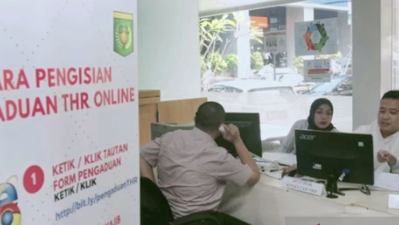 Pemkab Purwakarta buka posko pengaduan THR