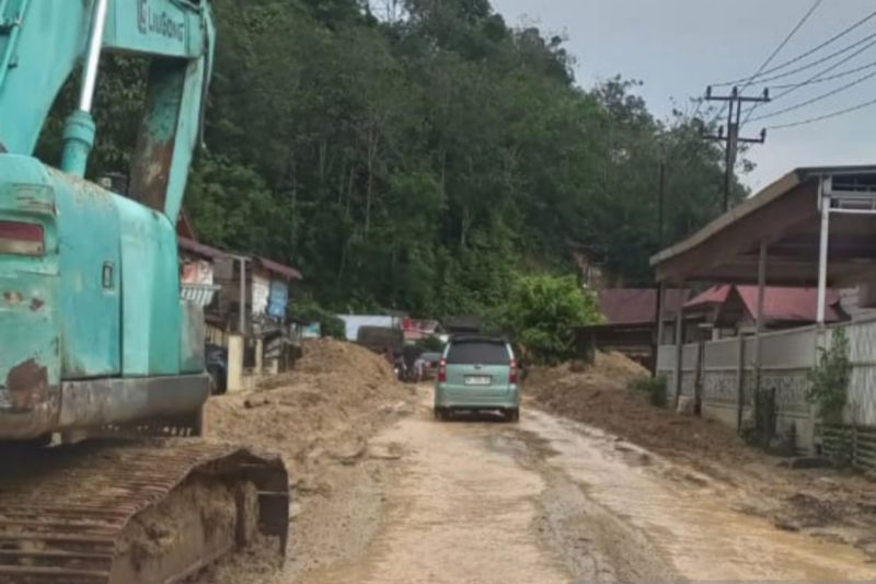 Pemkab Pesisir Selatan tetapkan tanggap darurat banjir 14 hari Pemkab Pesisir Selatan tetapkan tanggap darurat banjir 14 hari