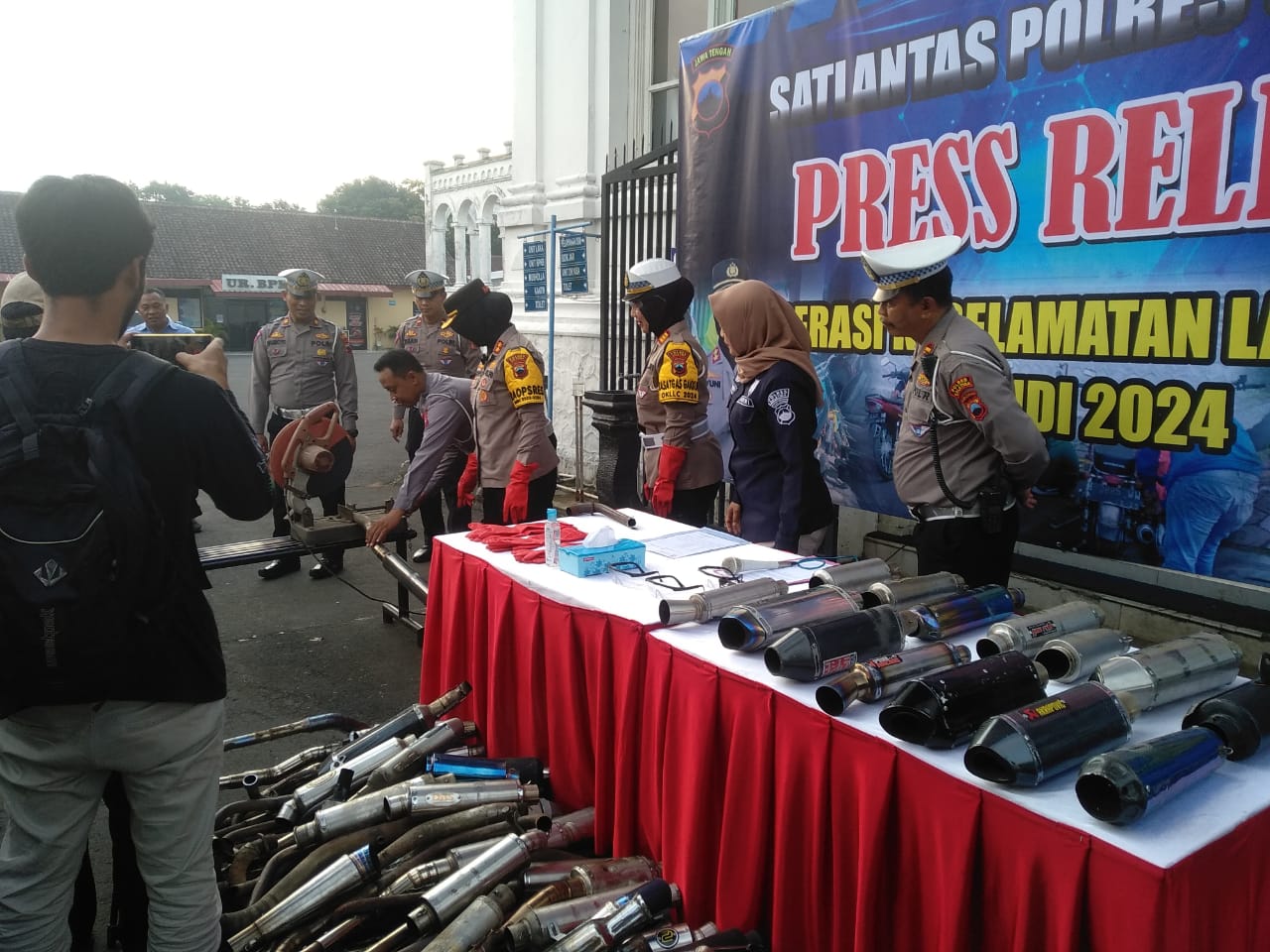 Lebih dari seribu pelanggar lalu lintas di Salatiga terjaring selama OKLLC 2024 Lebih dari seribu pelanggar lalu lintas di Salatiga terjaring selama OKLLC 2024
