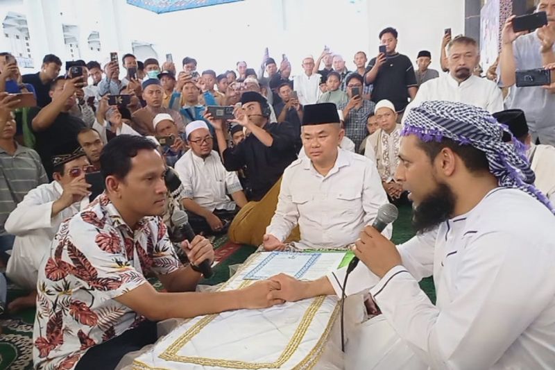 Di balik ikrar para mualaf di Masjid Al-Akbar Di balik ikrar para mualaf di Masjid Al-Akbar