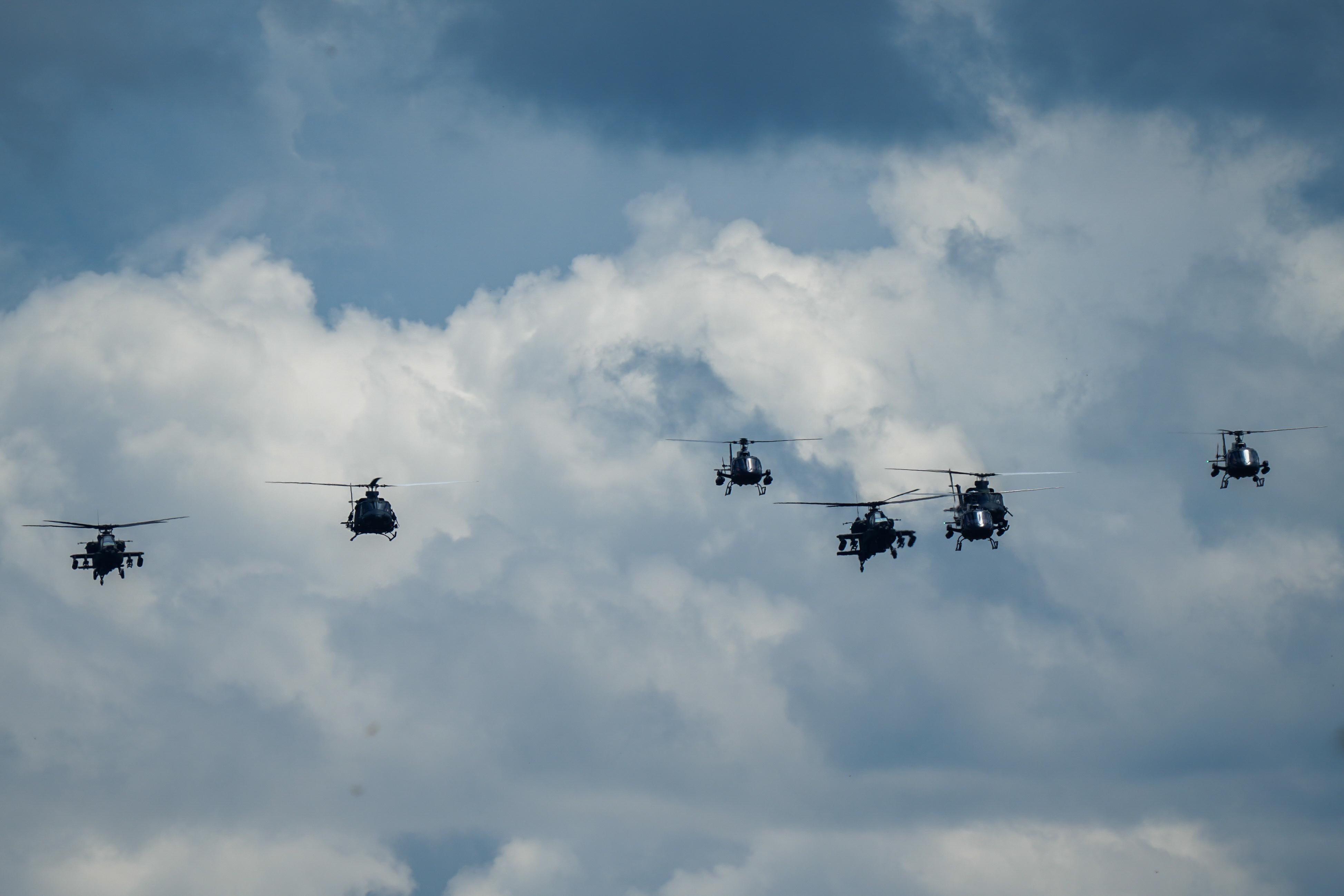 8 heli Penerbad serang sasaran di Cipatat 8 heli Penerbad serang sasaran di Cipatat