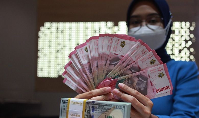 Rupiah Kamis pagi naik jadi Rp15.668 per dolar AS