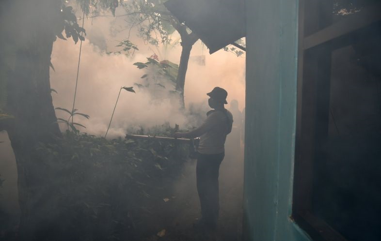 Berantas sarang nyamuk kasus cegah dengue naik di bulan April Berantas sarang nyamuk kasus cegah dengue naik di bulan April