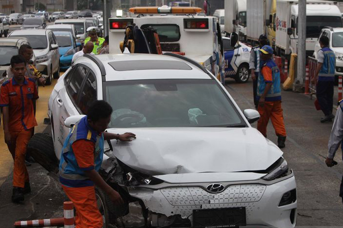 Pengemudi truk penyebab laka di GT Halim ditetapkan sebagai tersangka Pengemudi truk penyebab laka di GT Halim ditetapkan sebagai tersangka