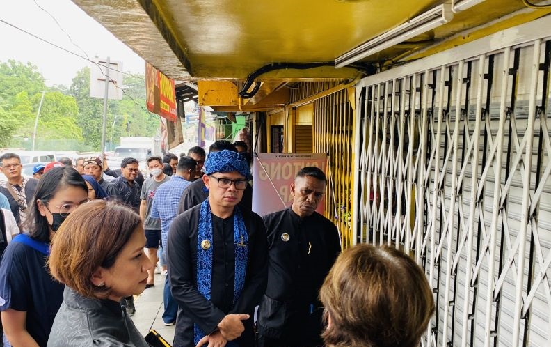 Pemkot Bogor tata pertokoan sekitar Jembatan Otista Pemkot Bogor tata pertokoan sekitar Jembatan Otista
