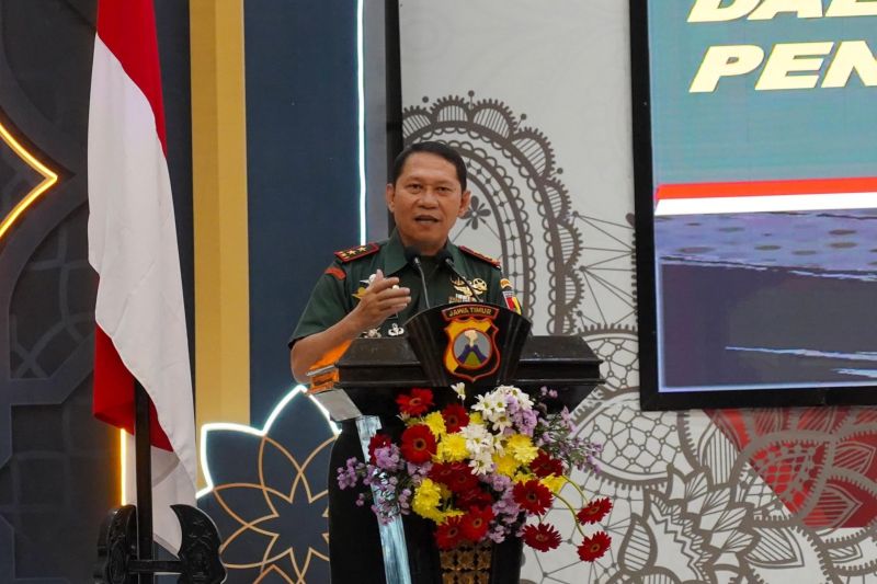 Ribuan prajurit Kodam V/Brawijaya disiagakan untuk amankan Lebaran 2024 Ribuan prajurit Kodam V/Brawijaya disiagakan untuk amankan Lebaran 2024