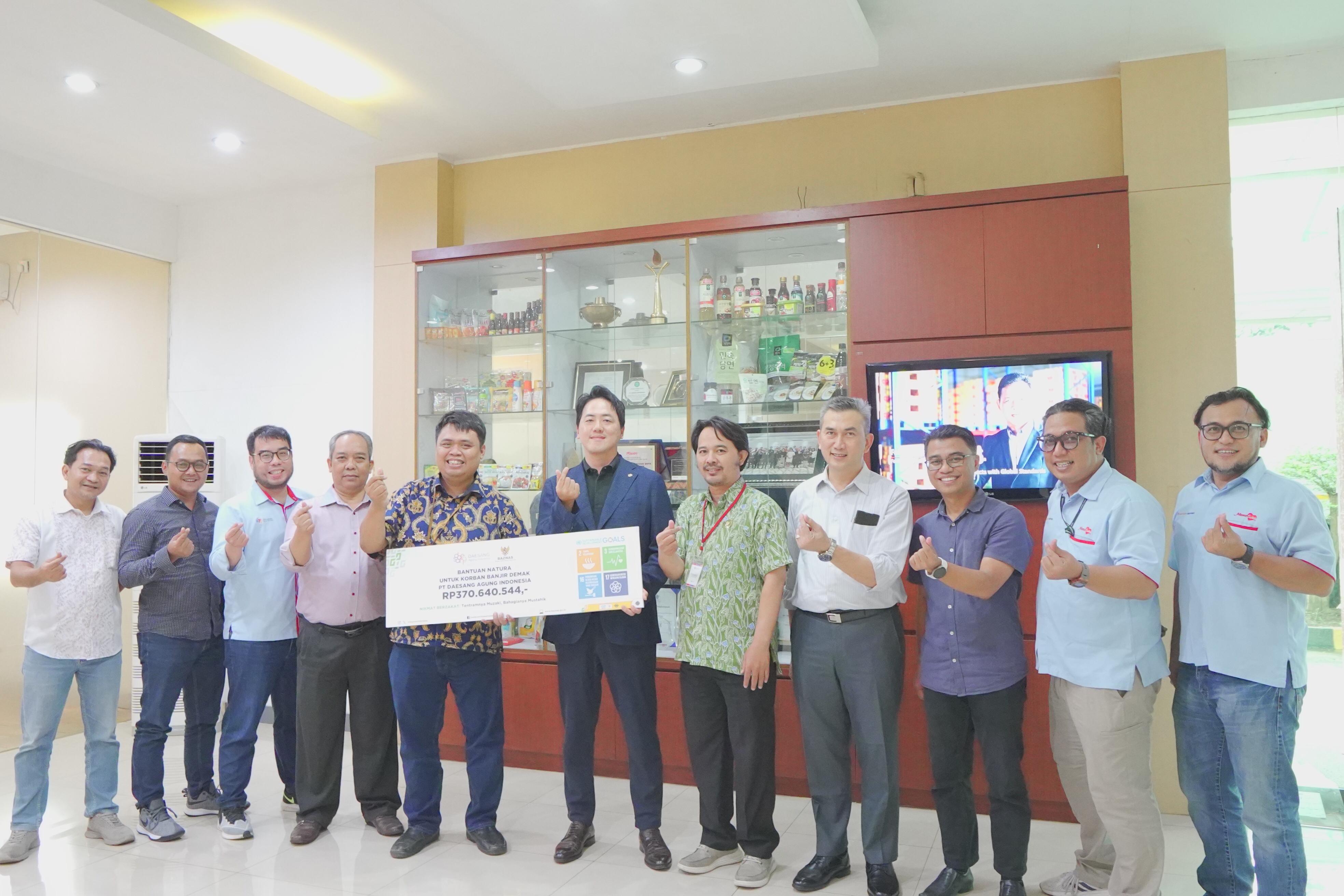 Peduli banjir Demak, PT Daesang Agung Indonesia salurkan bantuan melalui BAZNAS Peduli banjir Demak, PT Daesang Agung Indonesia salurkan bantuan melalui BAZNAS
