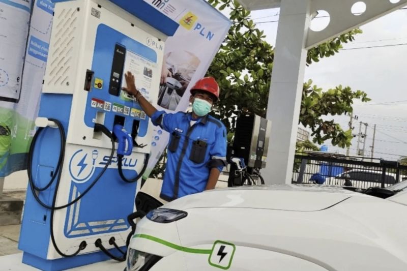 Tiga hal ini jadi kekhawatiran konsumen beralih ke kendaraan listrik Tiga hal ini jadi kekhawatiran konsumen beralih ke kendaraan listrik