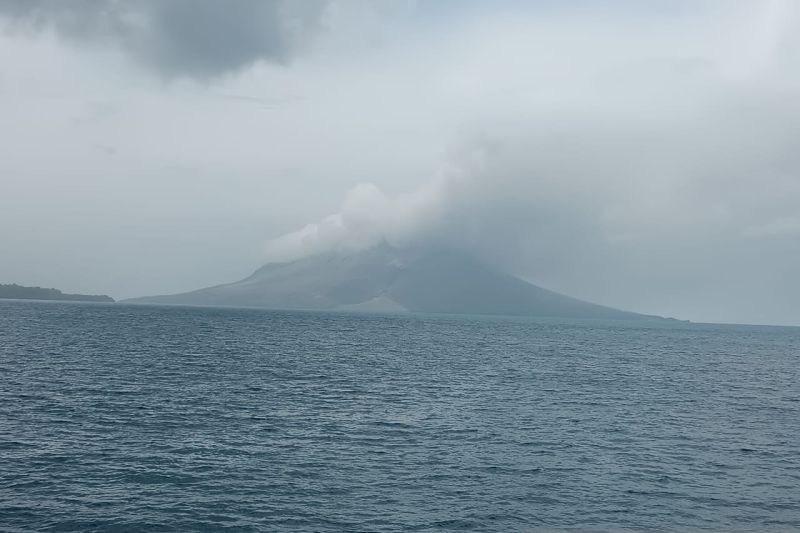 PVMBG sebut Gunung Ruang sudah lazim keluarkan awan panas PVMBG sebut Gunung Ruang sudah lazim keluarkan awan panas