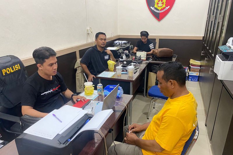 Polsek Bandara Batam gagalkan pengiriman tiga PMI ilegal Polsek Bandara Batam gagalkan pengiriman tiga PMI ilegal
