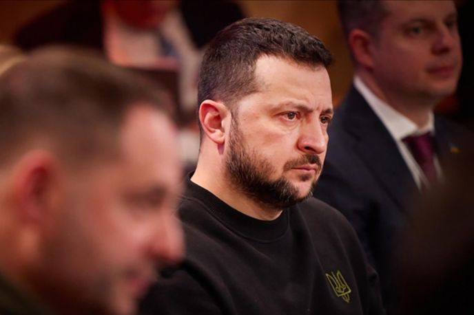 Presiden Ukraina Zelenskyy masuk dalam daftar buronan Rusia