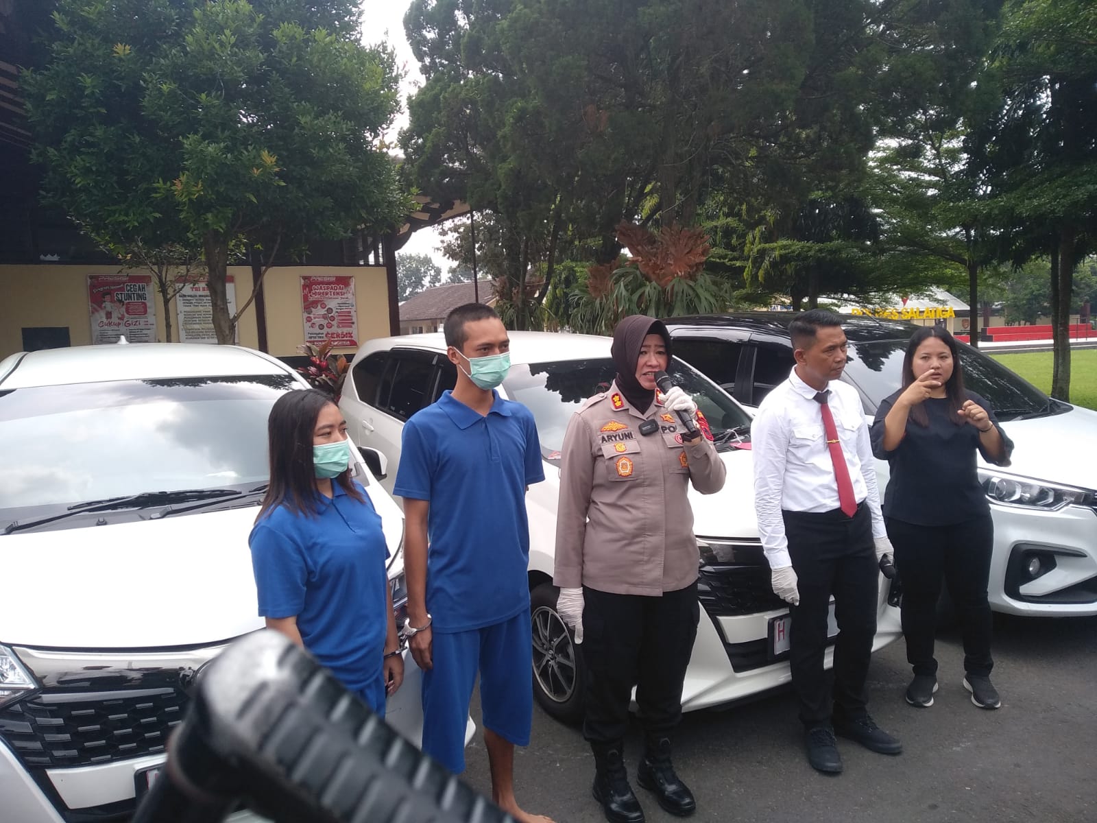 Polres Salatiga amankan suami-istri diduga gelapkan mobil rental Polres Salatiga amankan suami-istri diduga gelapkan mobil rental