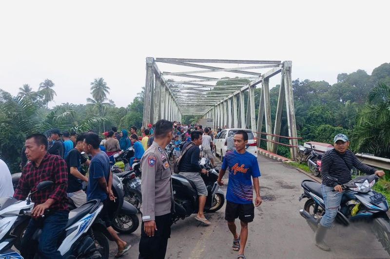 Mobil terjun ke sungai di Musi Rawas tewaskan empat orang