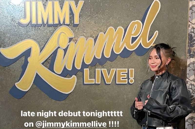 Niki Zefanya tampil perdana di acara Jimmy Kimmel Live! Niki Zefanya tampil perdana di acara Jimmy Kimmel Live!