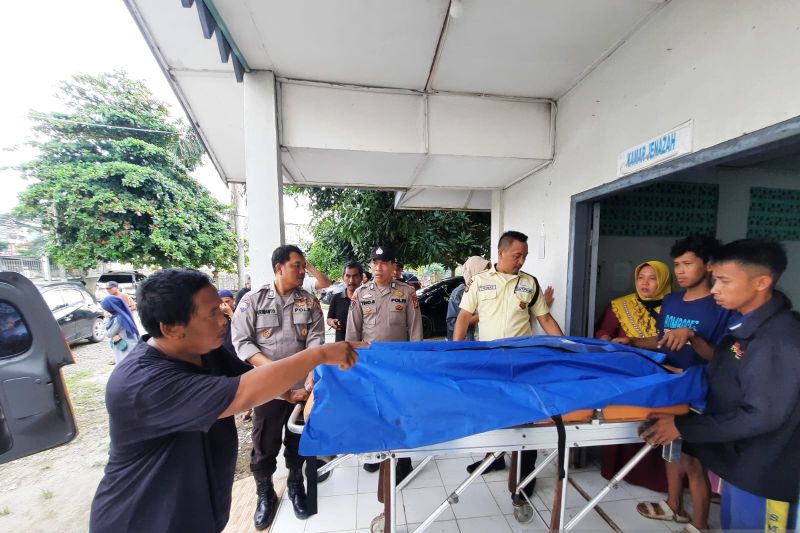 KAI ingatkan masyarakat waspada melintas di perlintasan kereta api KAI ingatkan masyarakat waspada melintas di perlintasan kereta api
