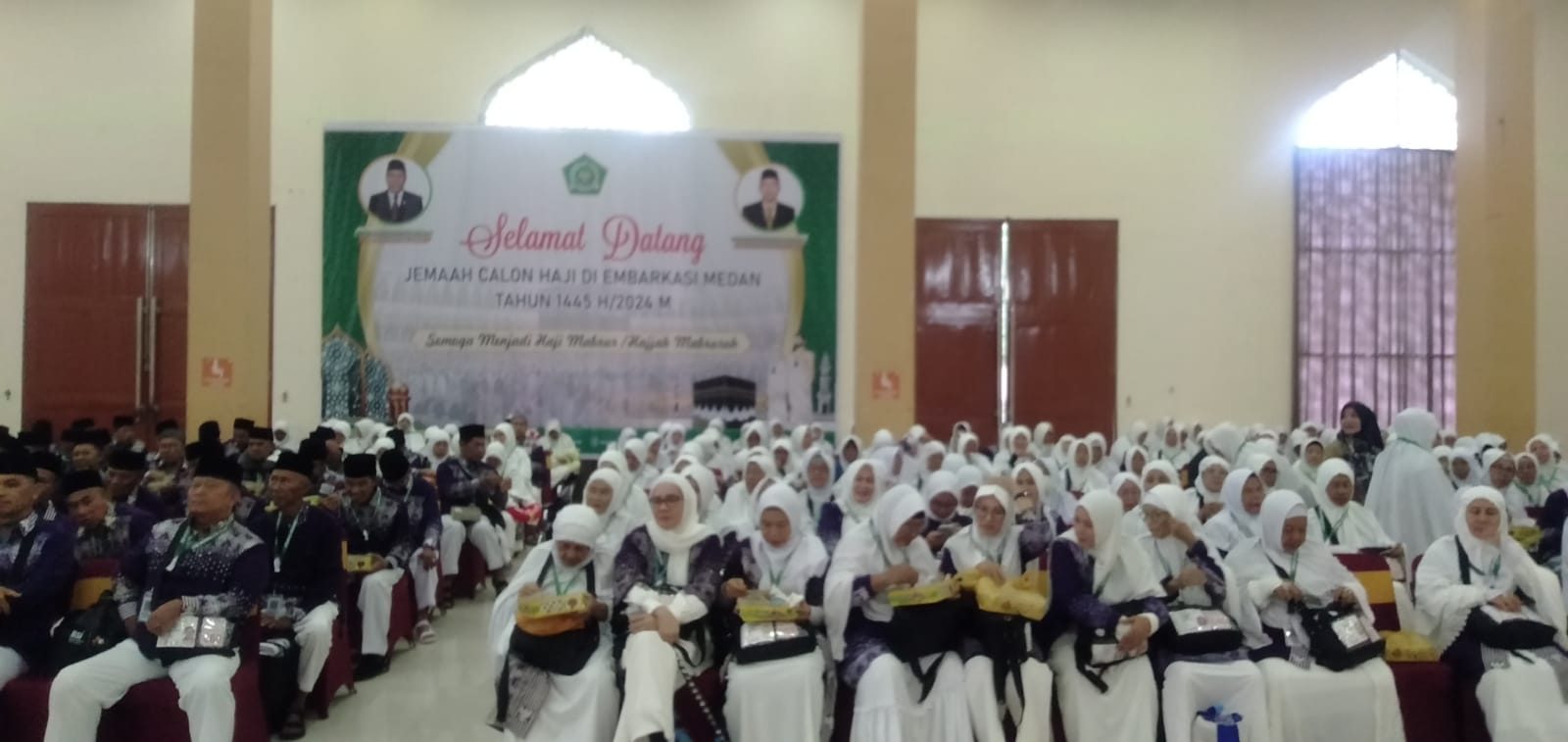 Pemko Binjai beri bantuan Rp90 juta, bumbu pecal dan ikan teri bagi jamaah haji Pemko Binjai beri bantuan Rp90 juta, bumbu pecal dan ikan teri bagi jamaah haji