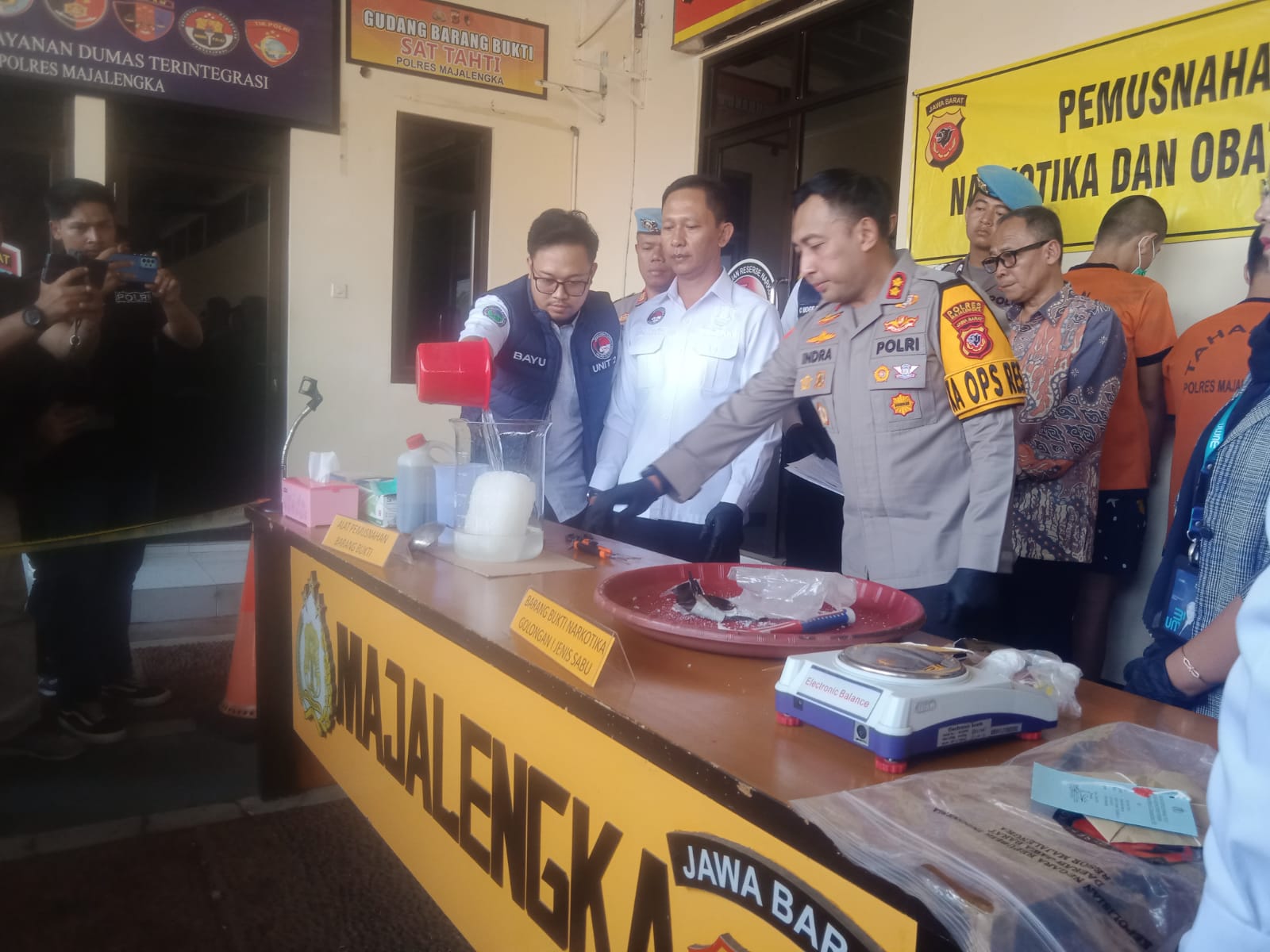 Polres Majalengka musnahkan satu kilogram sabu