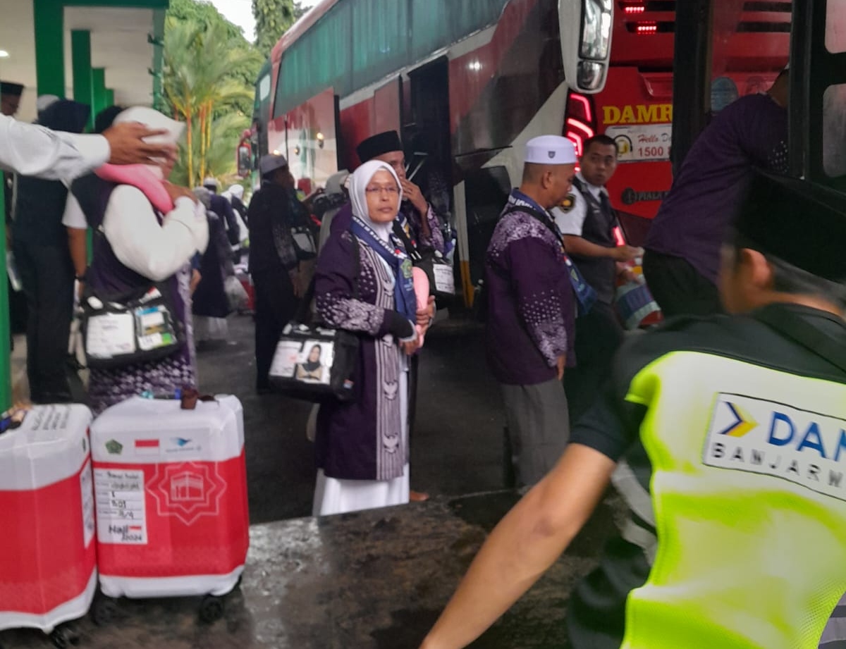 Gubernur Kalsel lepas Kloter 1 jamaah calon haji Embarkasi Banjarmasin 
