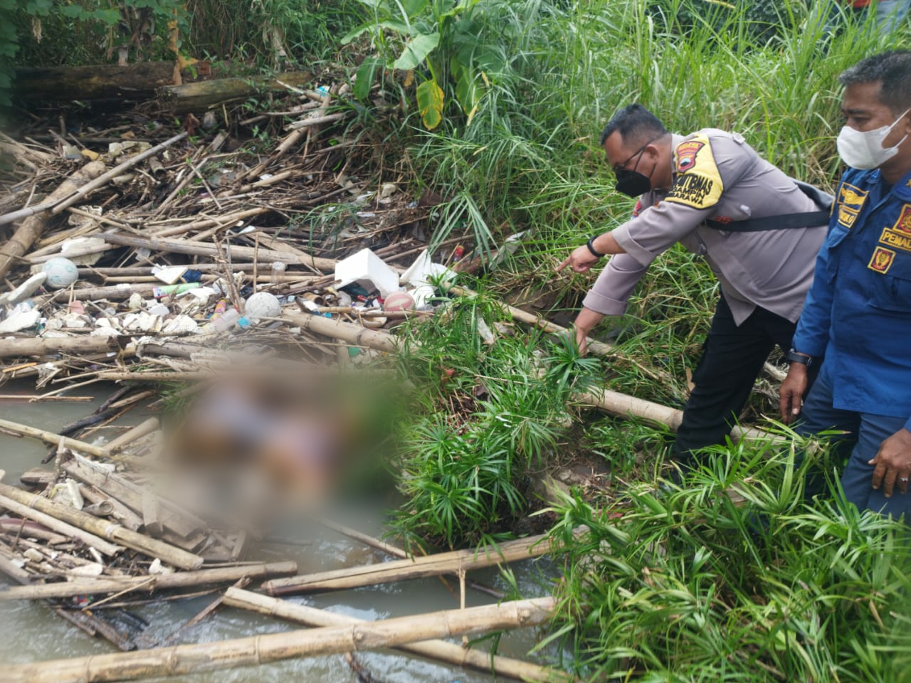 Mayat mengapung di Sungai Panjang gegerkan warga Ambarawa Mayat mengapung di Sungai Panjang gegerkan warga Ambarawa