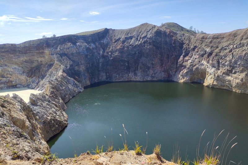 Balai TN Kelimutu batasi aktivitas kunjungan wisata ke Danau Kelimutu Balai TN Kelimutu batasi aktivitas kunjungan wisata ke Danau Kelimutu