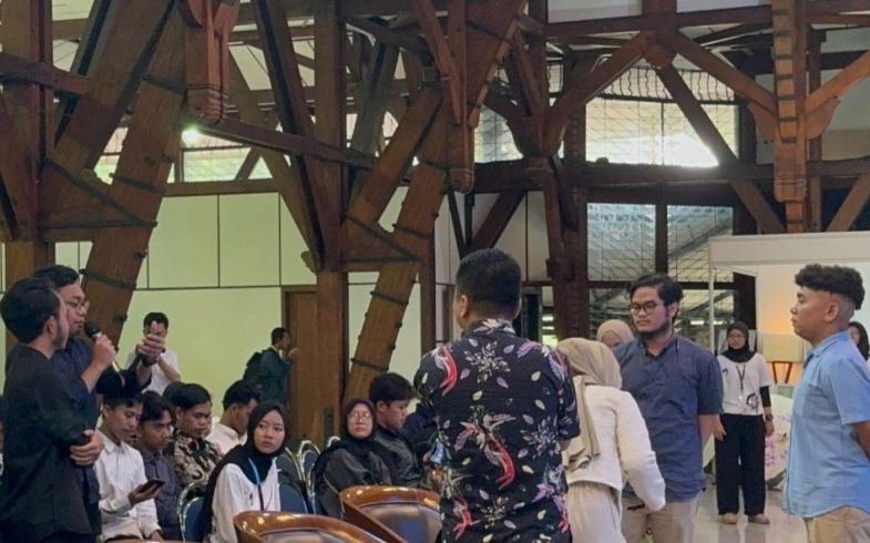 Stafsus Presiden Billy Mambrasar tampung aspirasi mahasiswa soal UKT Stafsus Presiden Billy Mambrasar tampung aspirasi mahasiswa soal UKT