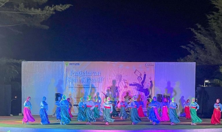Pemkab Natuna lestarikan budaya melalui panggung pagelaran seni Pemkab Natuna lestarikan budaya melalui panggung pagelaran seni