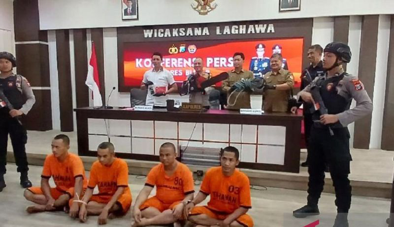 Polisi Blitar tangkap sindikat pembalakan liar Polisi Blitar tangkap sindikat pembalakan liar