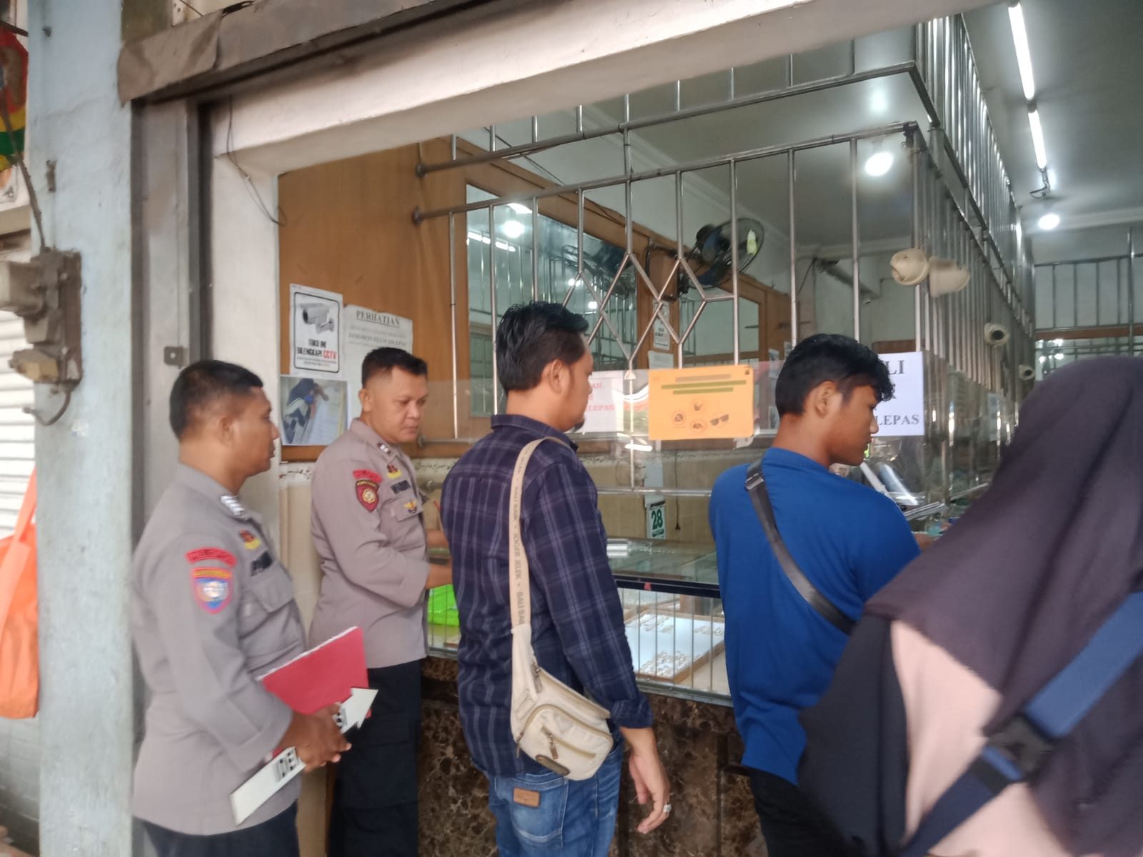 Pura-pura beli, empat perempuan bermasker gasak emas 40 gram di Boyolali