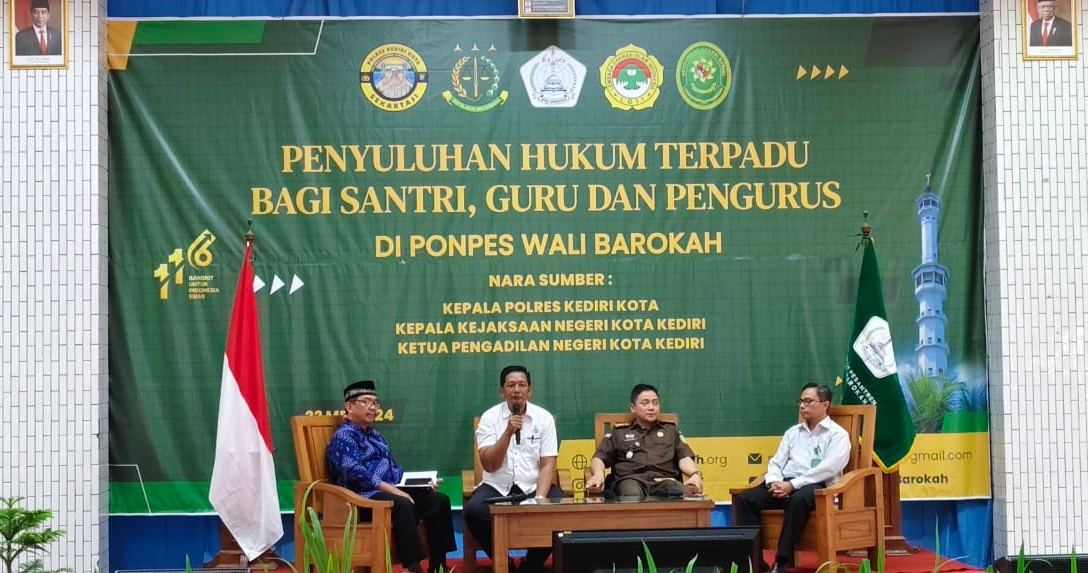 Ponpes Wali Barokan Kediri bekali santri edukasi hukum informasi dan transaksi elektronik