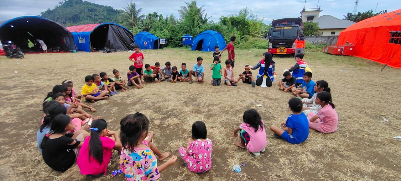 Aviation Fuel Terminal Babullah Ternate gelar trauma healing korban erupsi Gunung Ibu