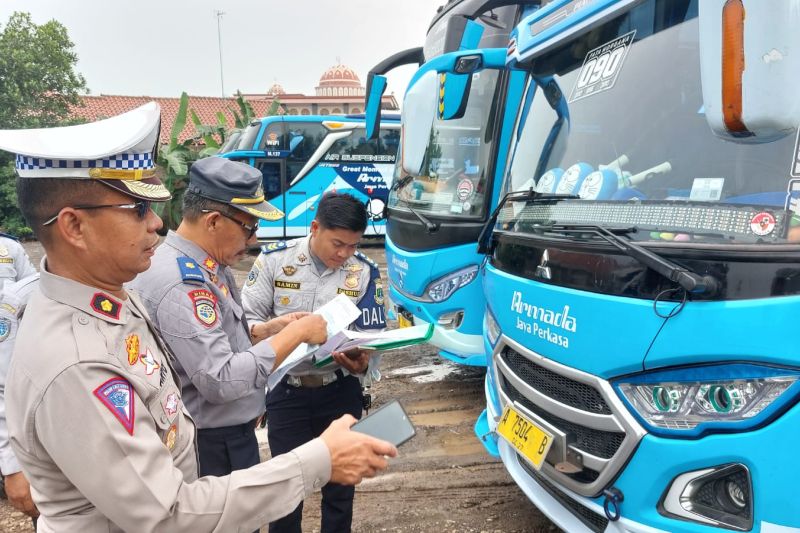 Polda Banten lakukan pengawasan bus pariwisata antisipasi lakalantas