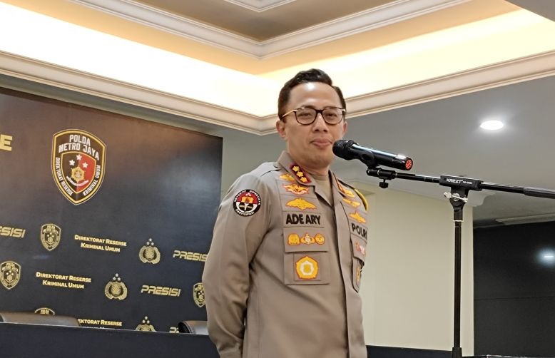 Polisi berhasil menangkap pelaku kasus penemuan mayat di koper Polisi berhasil menangkap pelaku kasus penemuan mayat di koper