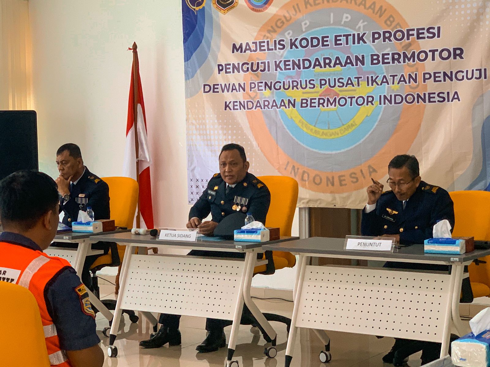 Langgar kode etik, 10 penguji kendaraan bermotor disanksi berat 