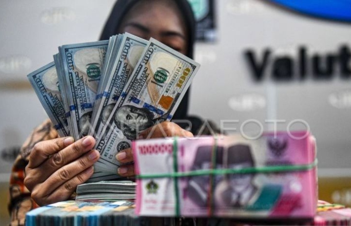 Rupiah menguat karena dolar AS lanjut melemah setelah pertemuan FOMC