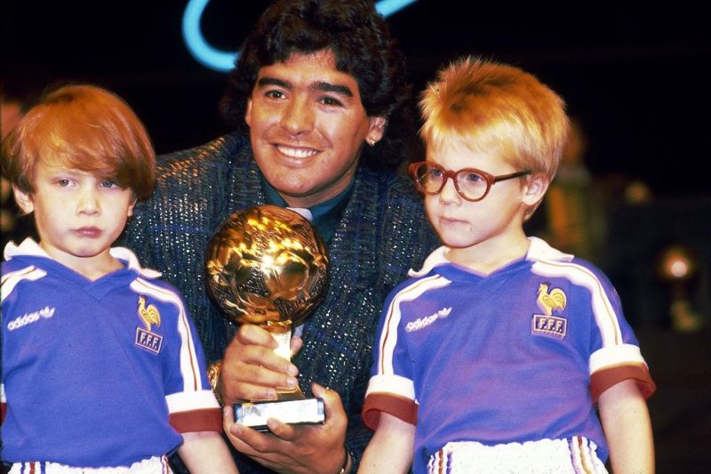 Piala Golden Ball Maradona akan dilelang di Paris Piala Golden Ball Maradona akan dilelang di Paris
