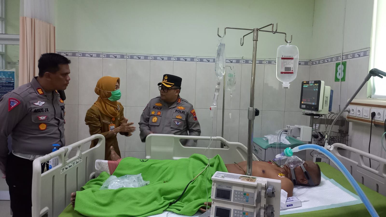 Di Tegal, petugas damkar terlindas mobil damkar