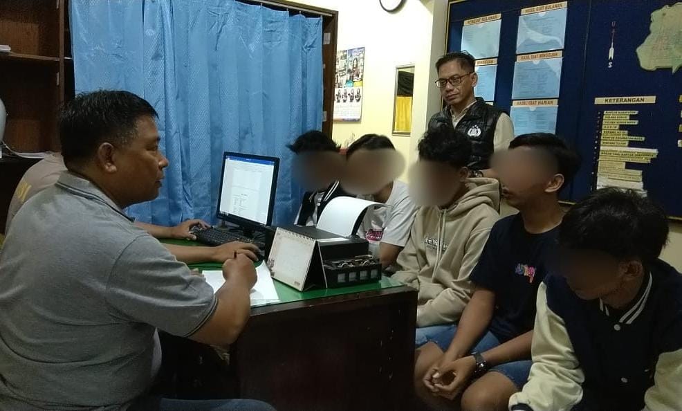 Lima pemuda warga Jepara diciduk saat pesta miras di Balai Jagong Kudus Lima pemuda warga Jepara diciduk saat pesta miras di Balai Jagong Kudus