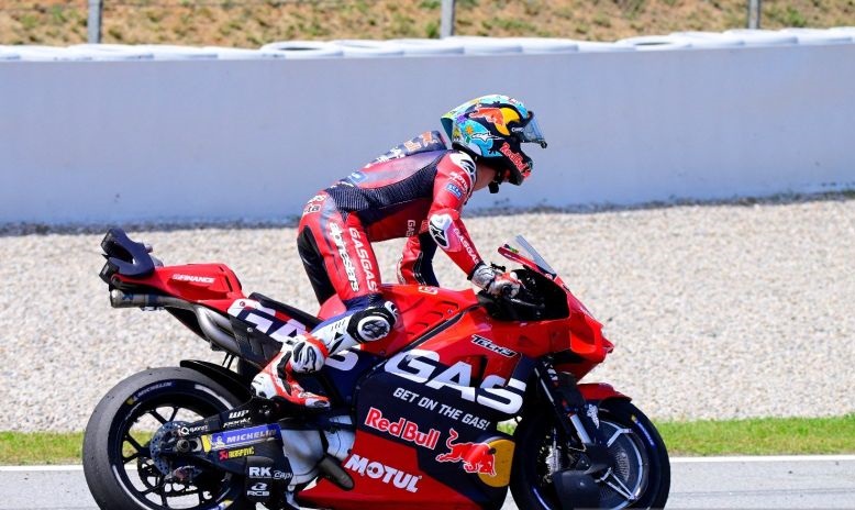 Acosta sangat senang rayakan ulang tahunnya dengan P3 di Catalunya Acosta sangat senang rayakan ulang tahunnya dengan P3 di Catalunya