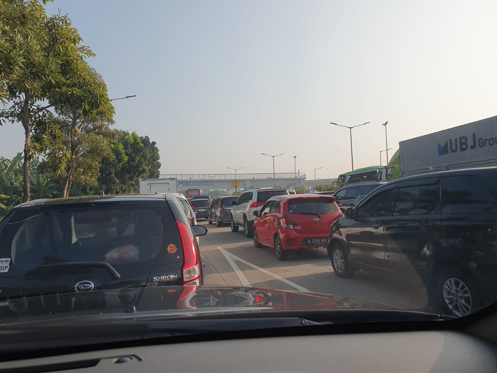 Hindari Cileduk Raya macet imbas proyek perbaikan saluran air Hindari Cileduk Raya macet imbas proyek perbaikan saluran air