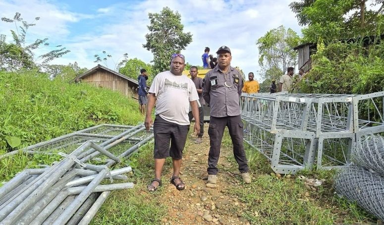Kemkominfo RI membangun jaringan internet di daerah 3T Jayapura Kemkominfo RI membangun jaringan internet di daerah 3T Jayapura