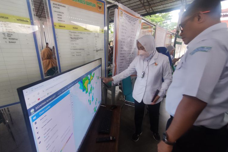 15 ton garam disiapkan untuk modifikasi cuaca di Sumatera Barat 15 ton garam disiapkan untuk modifikasi cuaca di Sumatera Barat